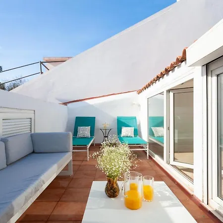 Liberty Penthouse Three-bedroom - By Lu Holidays * Лиссабон