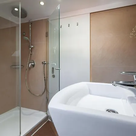 Апартаменты Liberty Penthouse Three-bedroom - By Lu Holidays Лиссабон