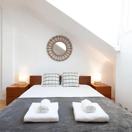 Апартаменты Liberty Penthouse Three-bedroom - By Lu Holidays Лиссабон