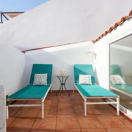 Liberty Penthouse Three-bedroom - By Lu Holidays *