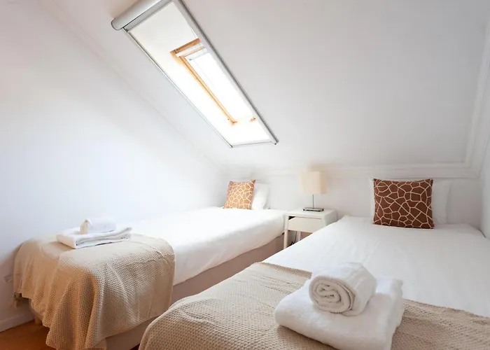 Liberty Penthouse Three-bedroom - By Lu Holidays