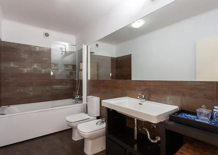 Liberty Penthouse Three-bedroom - By Lu Holidays