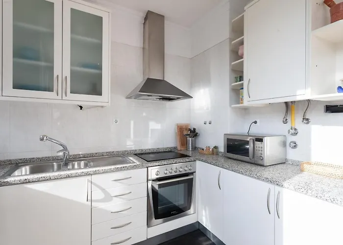 Liberty Penthouse Three-bedroom - By Lu Holidays 리스본