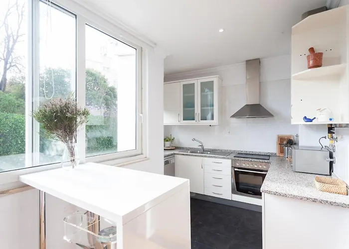 Liberty Penthouse Three-bedroom - By Lu Holidays 아파트 *